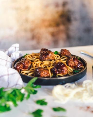 Mở rộng hợp tác với các trường học